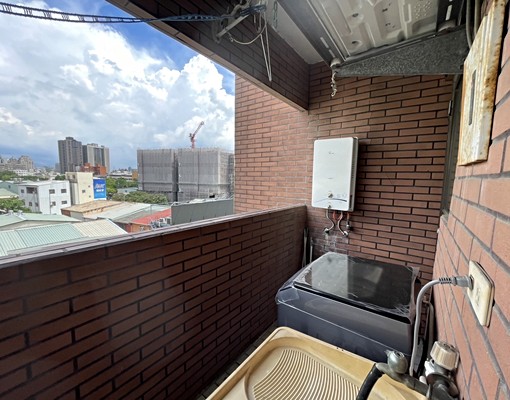 逢甲家樂福旁簡約兩房附設備輕鬆入住 - Image 9