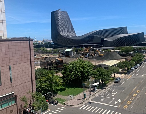 四維旅運中心輕軌站翻新套房 - Image 1