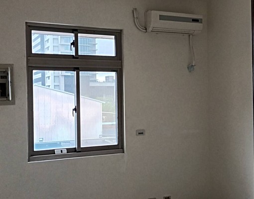 門口即有公車站牌便利商店接近渡船頭鬧區 - Image 7
