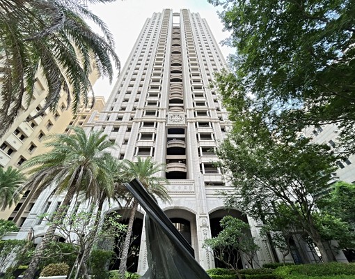 總太東方帝國毛胚屋出租兩戶可選皆附雙平車 - Image 1