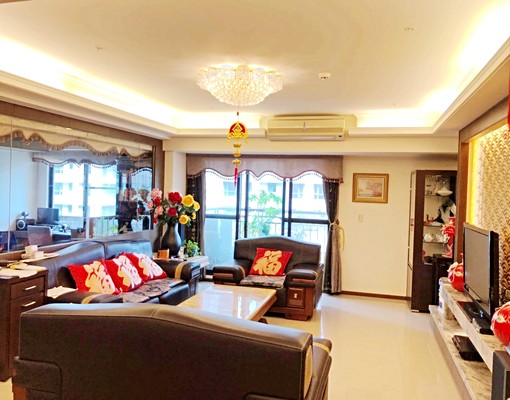 A9家樂福商圈生活宅遠雄未來市4房車 - Image 1