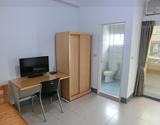 獨立陽台適合上班族的單人套房 - Image 1