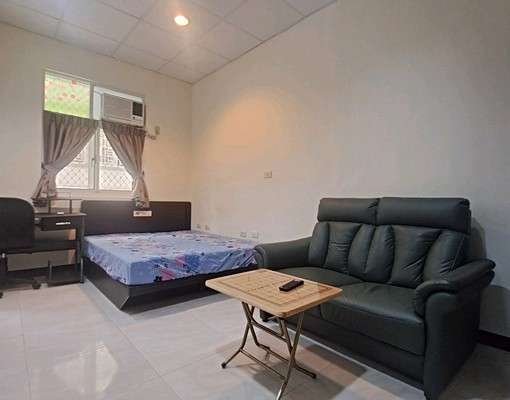 近成大火車站優質套房可租補浴室有窗有陽台 - Image 1