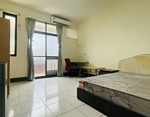 採光良好超大套房 - Image 1