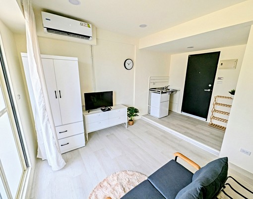 獨立陽台洗衣機,落地窗採光明亮,可租補 - Image 2