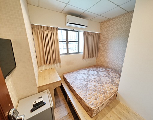 【★可雙租補=免租金★】一中體大樓下全家 - Image 1