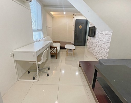 屋主自租逢甲一樓大套房可工作室可寵機車格 - Image 5