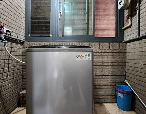 近大遠百、喜來登。外棟採光2+1房。平面車位 - Image 9