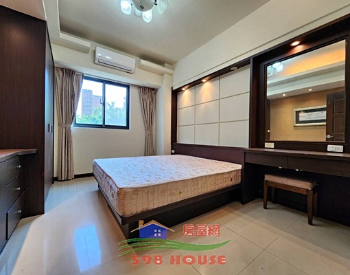 近大遠百。外棟採光2+1房。平面車位 - Image 5