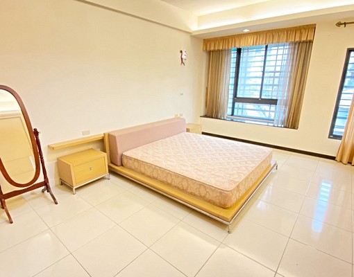 近南山廣場❤裝潢透天6房-有車庫 - Image 10