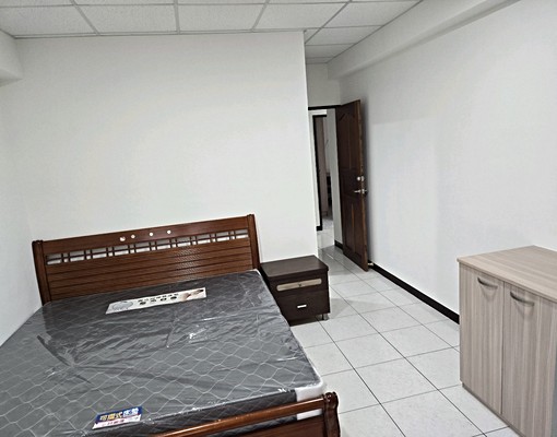 〔有對外窗〕〔鬧中取靜〕設備完善套房 - Image 2