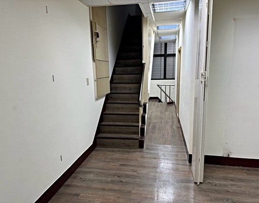三重國小捷運站旁整棟透天 - Image 6