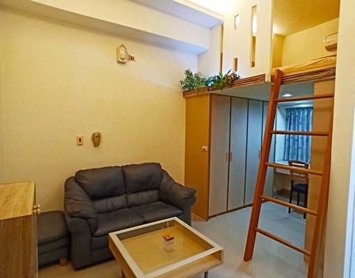 近車站、巨城獨洗曬樓中樓 - Image 1