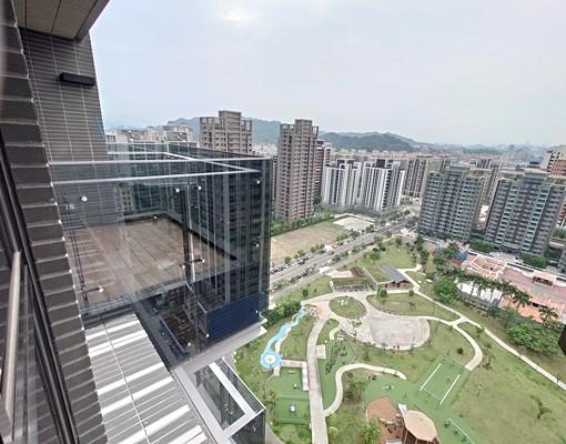 邊間面中央公園第一排大3房可寵可登,大車位 - Image 9