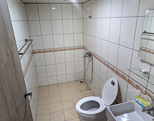 屋主自租2房,獨立門牌可4人租補台水台電 - Image 10