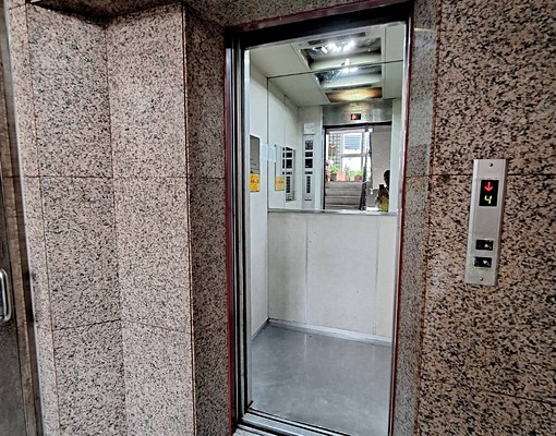 ★台大學區★【公館商圈】--優雅套房/電梯華廈/交通便利 - Image 2