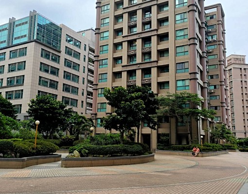 三重優質保全社區雅房找女客(有誠意可談) - Image 1