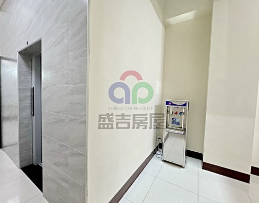 世貿東海~全新家具家電，可租補電梯套房 - Image 4