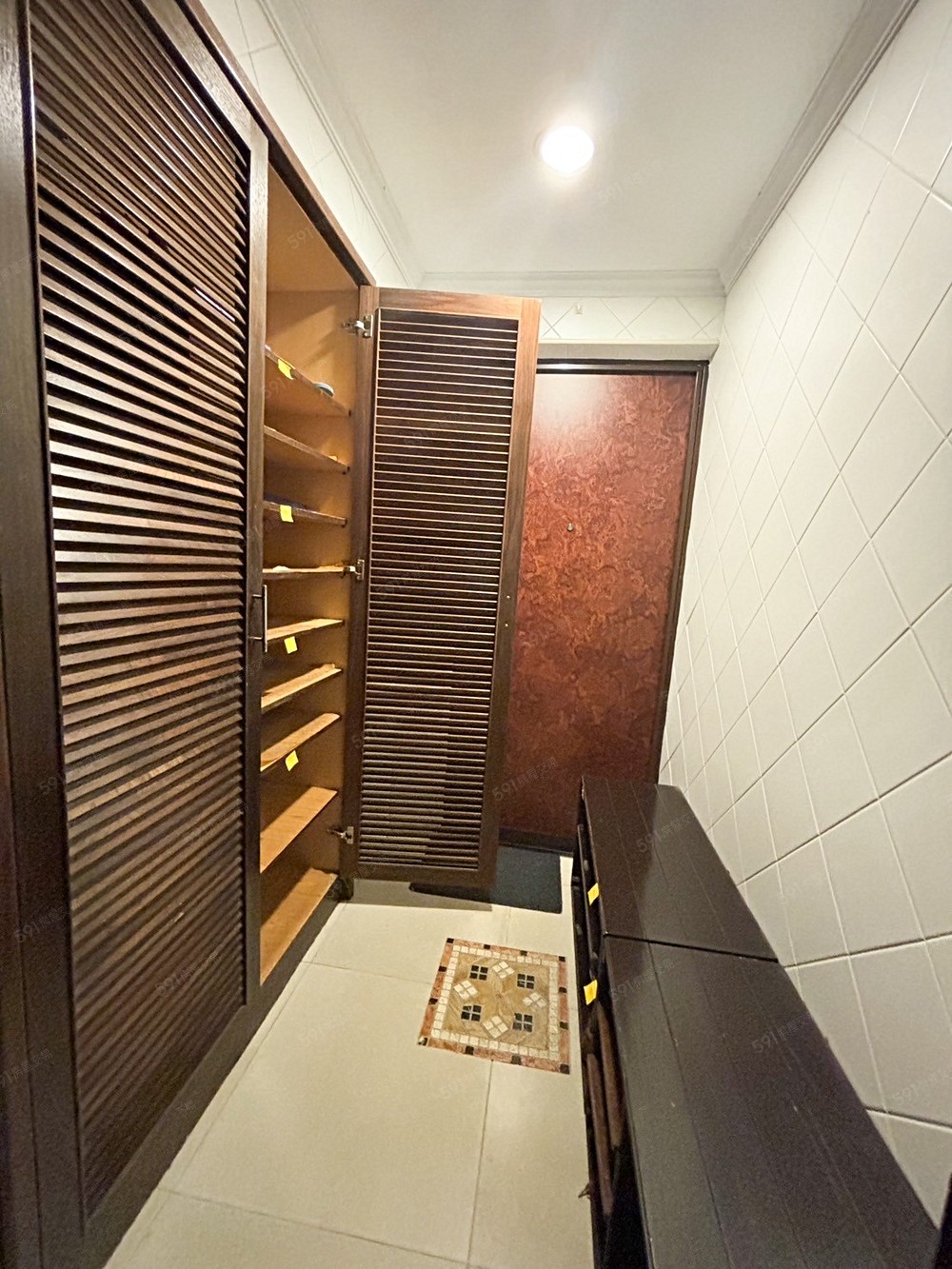 入口玄關/穿鞋區/鞋櫃區
鞋櫃區各房分區擺放