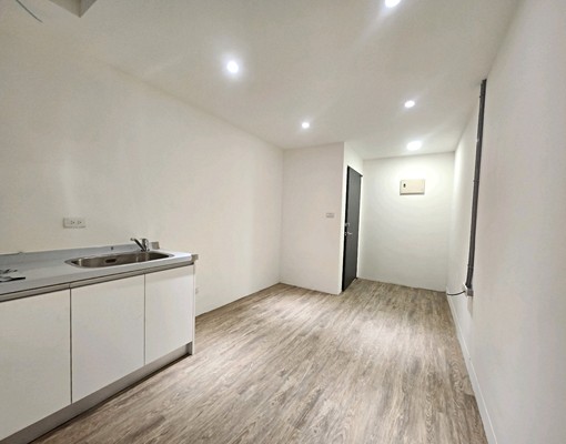 近南京三民站饒河夜市陽台全新一房一廳 - Image 2