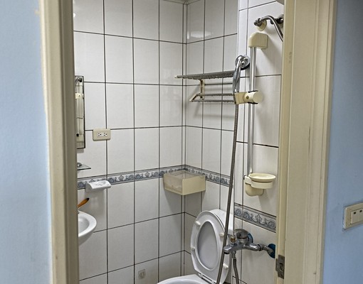 靜宜學區套房,生活機能強 - Image 4