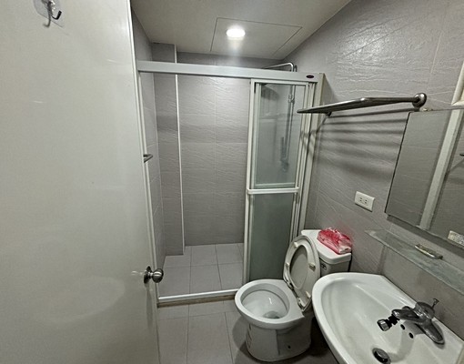 五華商圈，邊間採光，方正亮麗精緻優質套房 - Image 4
