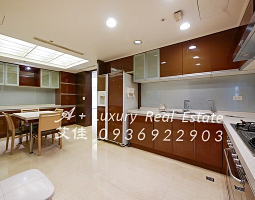 信義計畫區靜巷LUX豪宅傭房近捷運101 - Image 4