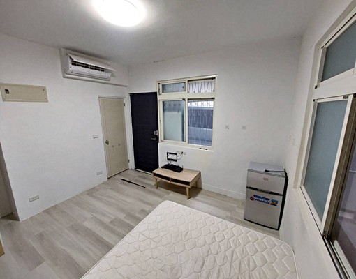 一樓獨立進出，可租補可貓，獨立陽台洗曬衣 - Image 9