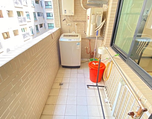 近忠孝國中❤明亮優質大4房❤包含管理費-附平面車位 - Image 10