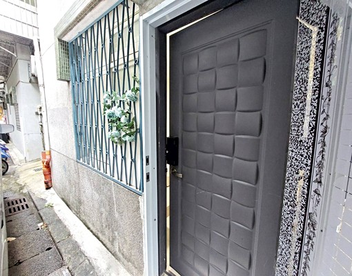 獨立陽台洗曬衣一樓獨立進出,可租補可貓 - Image 13