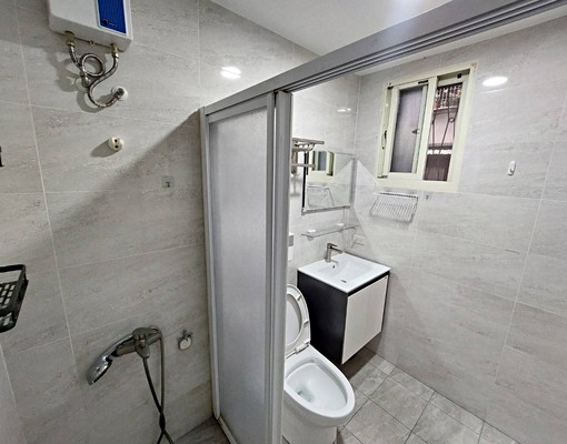 獨立陽台洗曬衣一樓獨立進出,可租補可貓 - Image 11