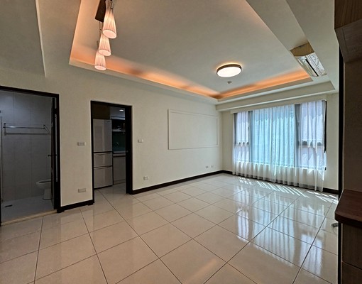 精美2房+雙衛浴+車位★近藝文特區、國道、夜市 - Image 1