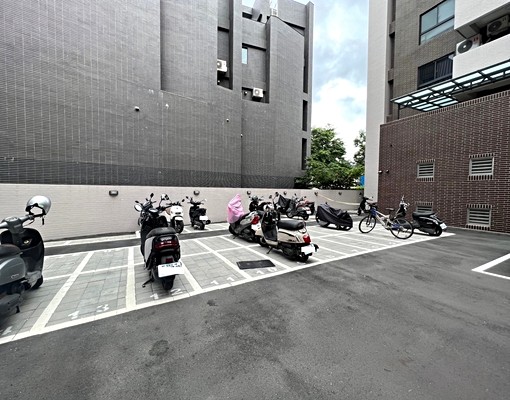 【大社民生路】屋齡新|精美2房2衛+機車 - Image 13