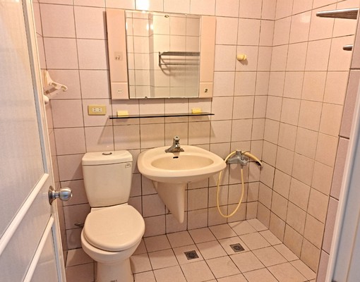 社區四房三衛.稀有一樓 - Image 15