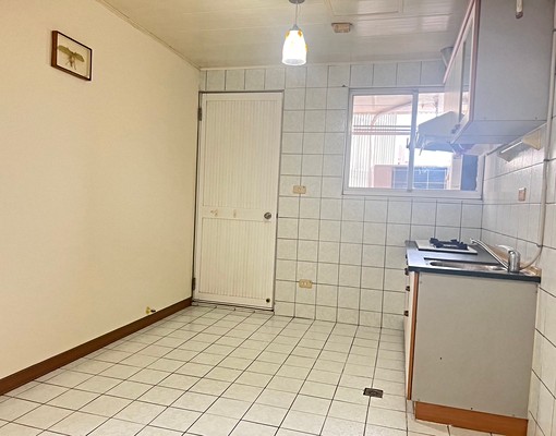 近台灣大道忠明南路口精誠五街2房改一房採光超好住家 - Image 4