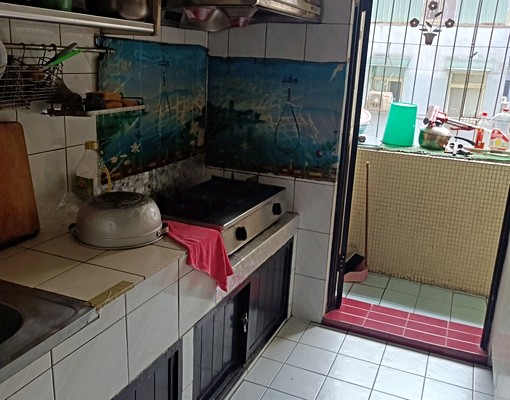 劉銘傳路雅房出租~採光佳~附傢俱~ - Image 5