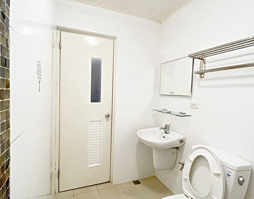 只租女生靜宜弘光精緻別墅超大套房住戶單純 - Image 11