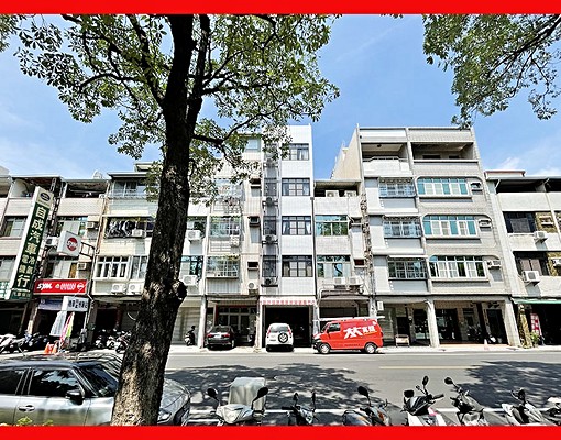 R12捷運高醫學區面公園電梯優質星級套房 - Image 1