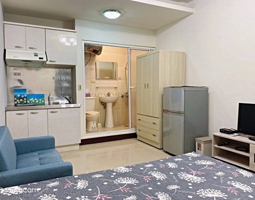 獨立陽台大套房出租，光線明亮 - Image 5