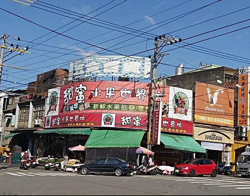 市場旁.近車站.全聯.特力屋.雙透天.臨夜市.全新裝潢 - Image 1