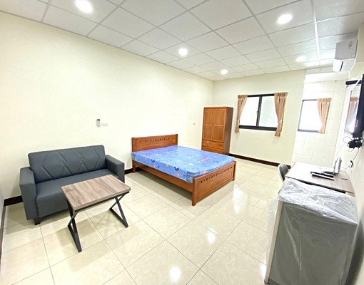 社口麥當勞大套房，獨洗曬，可租補免仲介費 - Image 1