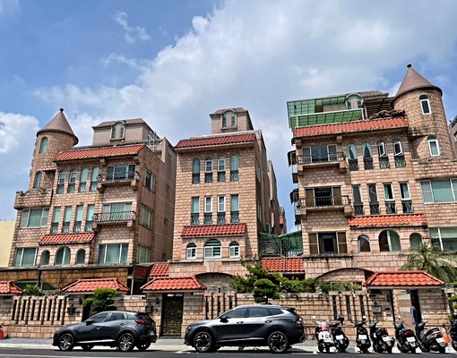 七期南側臨路別墅 - Image 1