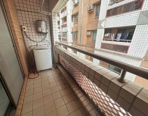 走路黎明商圈💖透天社區💖陽台獨洗💖 - Image 4