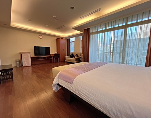 《實照》站前採光舒適溫馨大套房車位另計 - Image 2