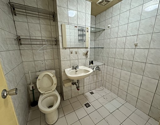 近市中心美三房出租 - Image 5