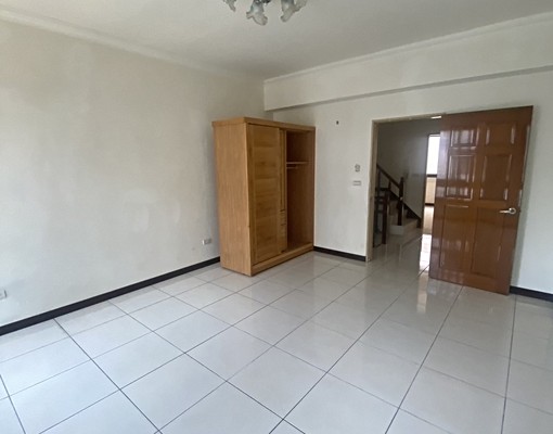 輕屋齡近74號旁整棟四樓透天店面 - Image 8