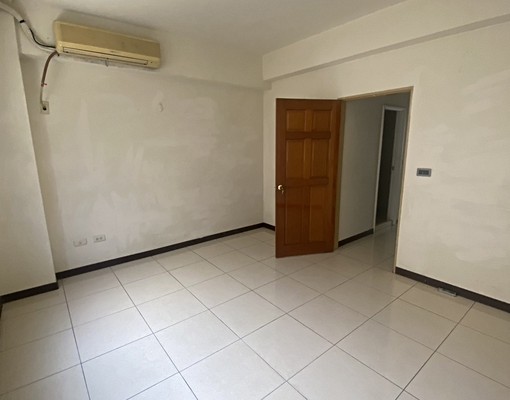 輕屋齡近74號旁整棟四樓透天店面 - Image 11