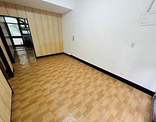 家樂福旁邊間方正三房-前後陽台-變頻冷氣 - Image 4