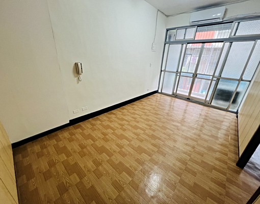 家樂福旁邊間方正三房-前後陽台-變頻冷氣 - Image 2