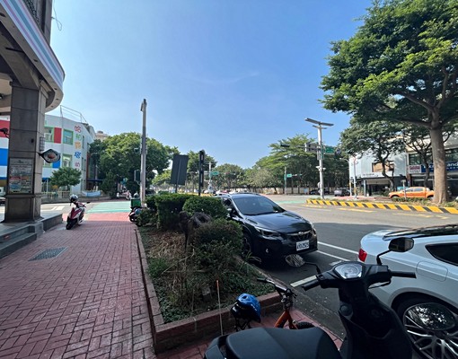 近家樂福|博愛國小|正光明六路上平車 - Image 2